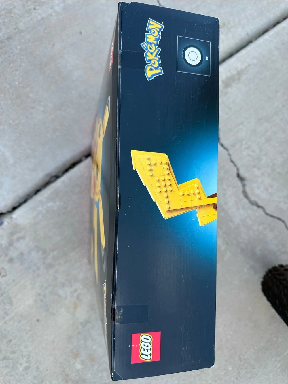 NIB / LEGO Pokémon Pikachu and Poké Ball Building Set - Yellow